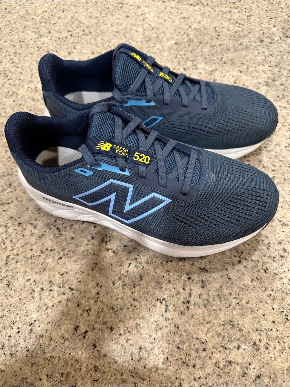New Balance Fresh Foam 520 v9 Men's Lightweight
Breathable Running Shoes